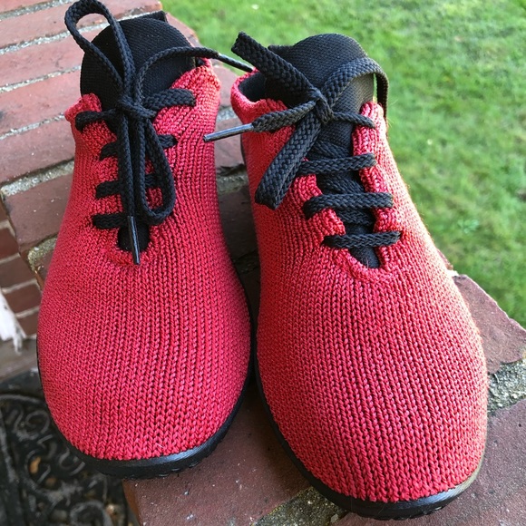 A’RCOPEDICO Women’s size 39 red LS “shocks” shoes - Picture 1 of 11